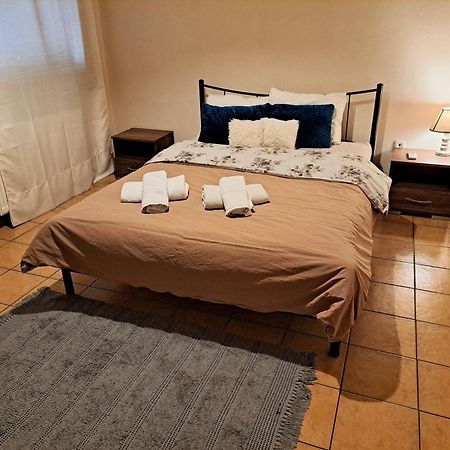 House With Yard Subway 5Min Walk Apartment Athens Ngoại thất bức ảnh