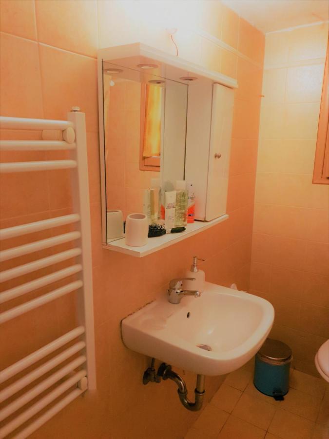 House With Yard Subway 5Min Walk Apartment Athens Ngoại thất bức ảnh